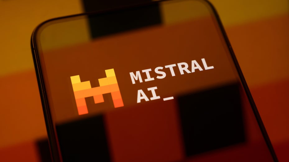 Mistral otwiera infrastrukturę dla chińskich modeli AI