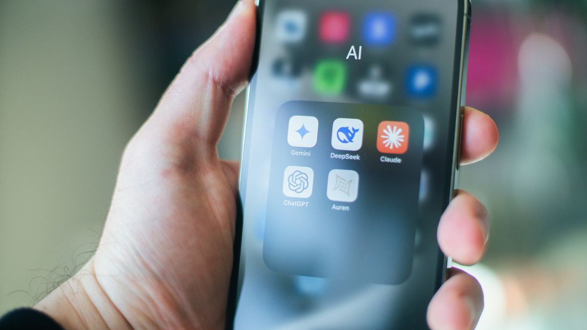 5 promptów do organizacji sylwestra w ChatGPT i Gemini