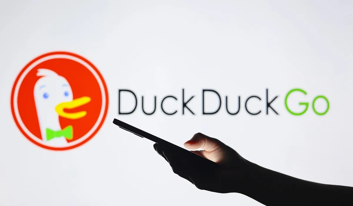 DuckDuckGo rośnie 70% dzięki zmęczeniu AI od Google