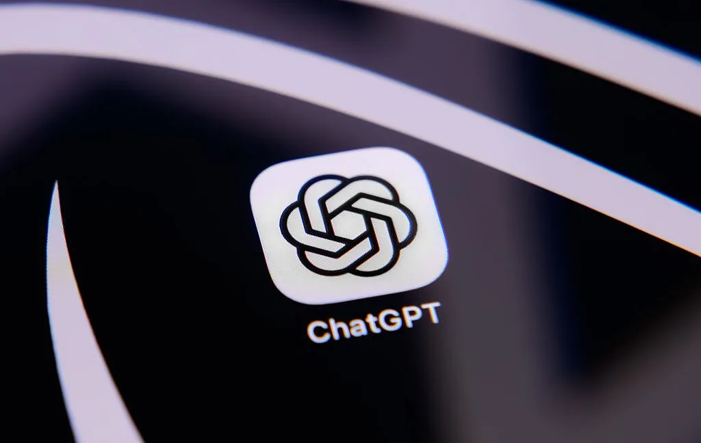 ChatGPT zgodził się z kobietą, że infolinie kryzysowe są niebezpieczne