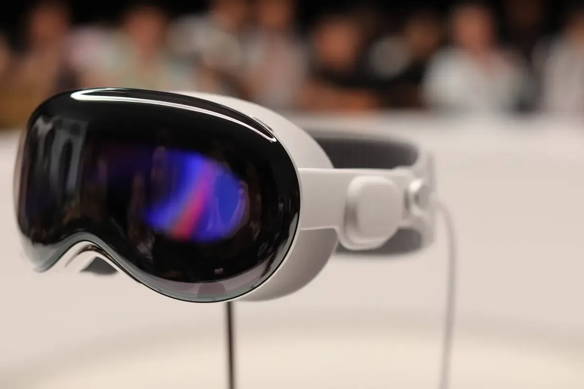 Szef Vision Pro odchodzi z Apple do OpenAI. Co się dzieje?